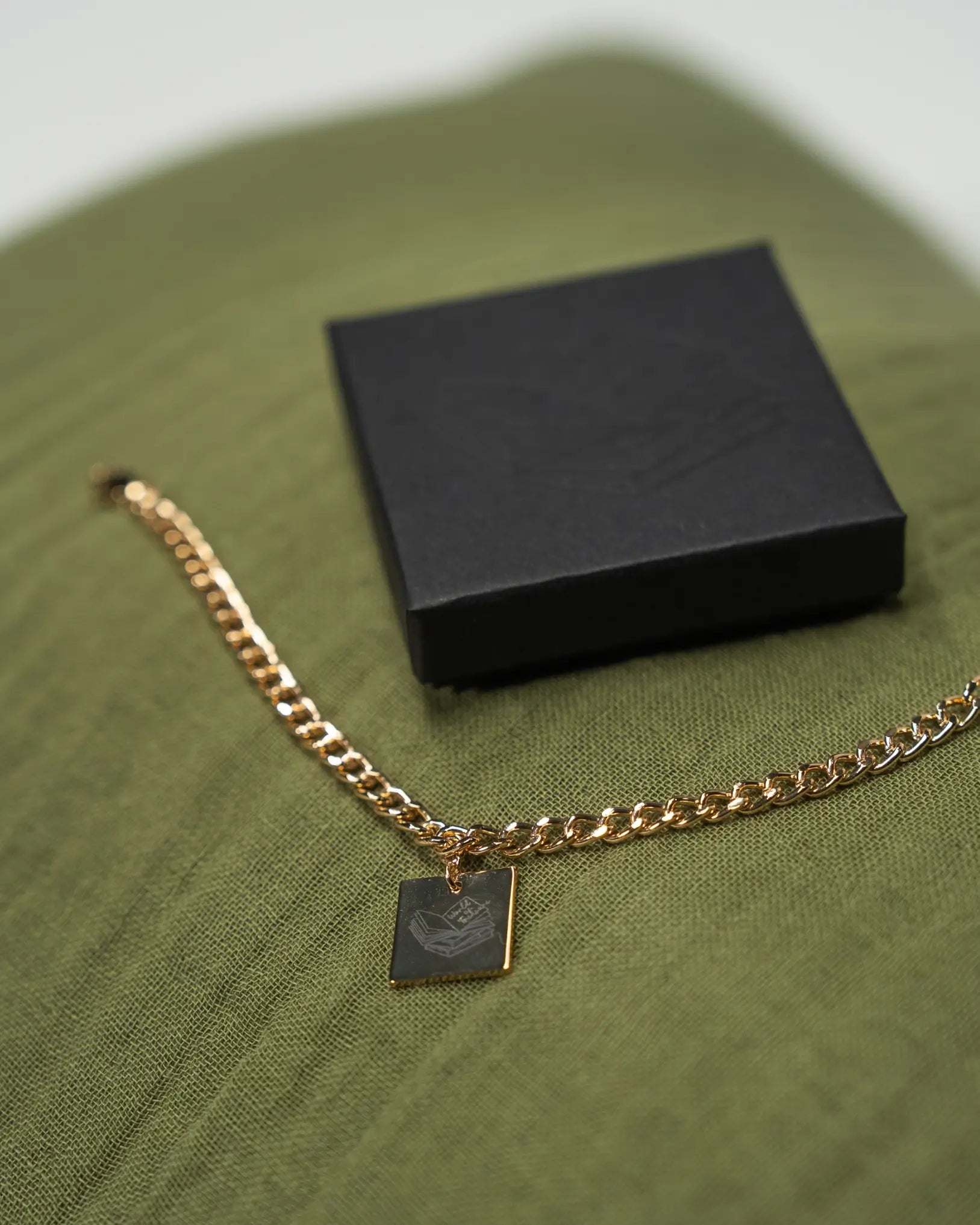 WOT Bracelet Gold