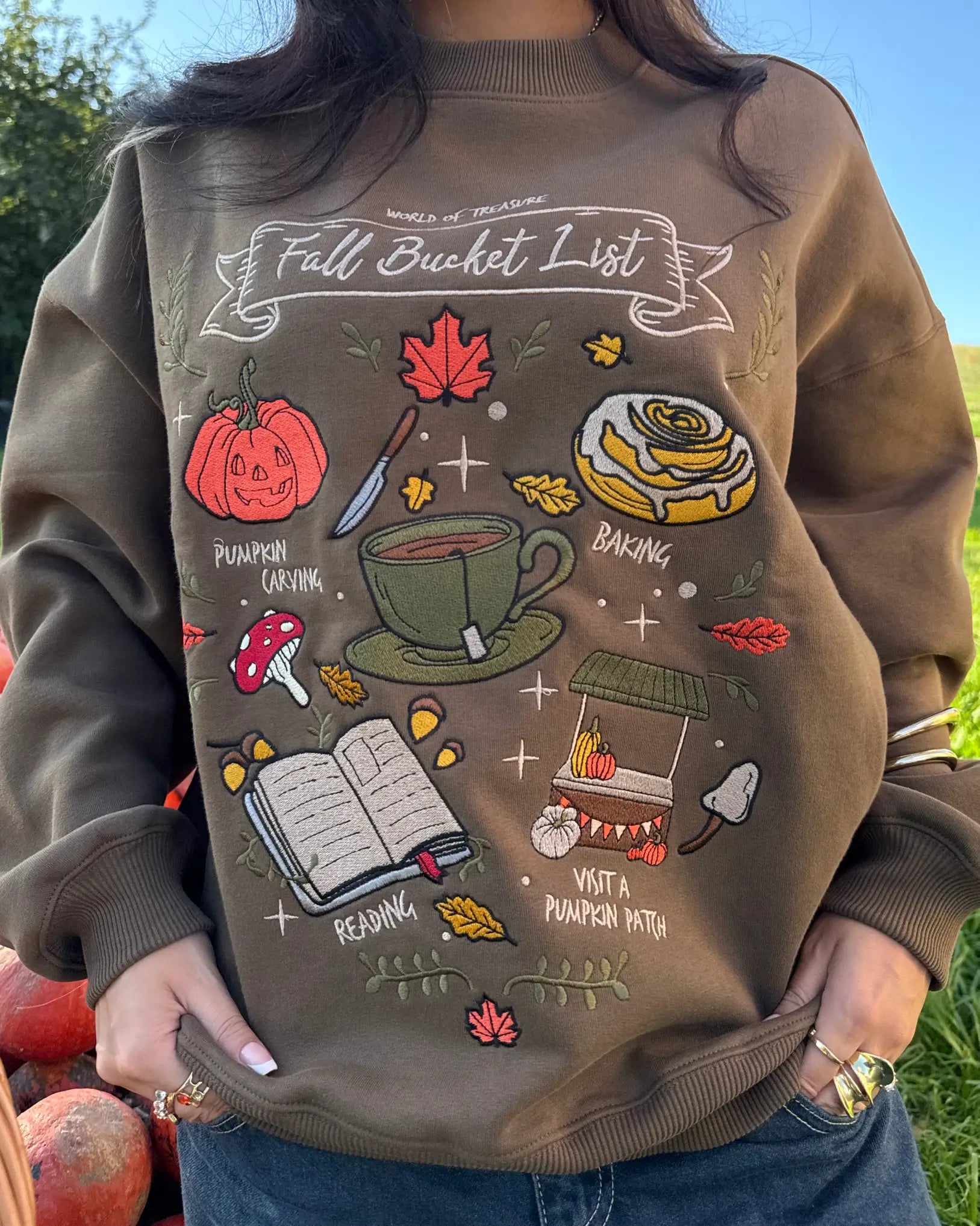 Pumpkin Crewneck - World of Treasure