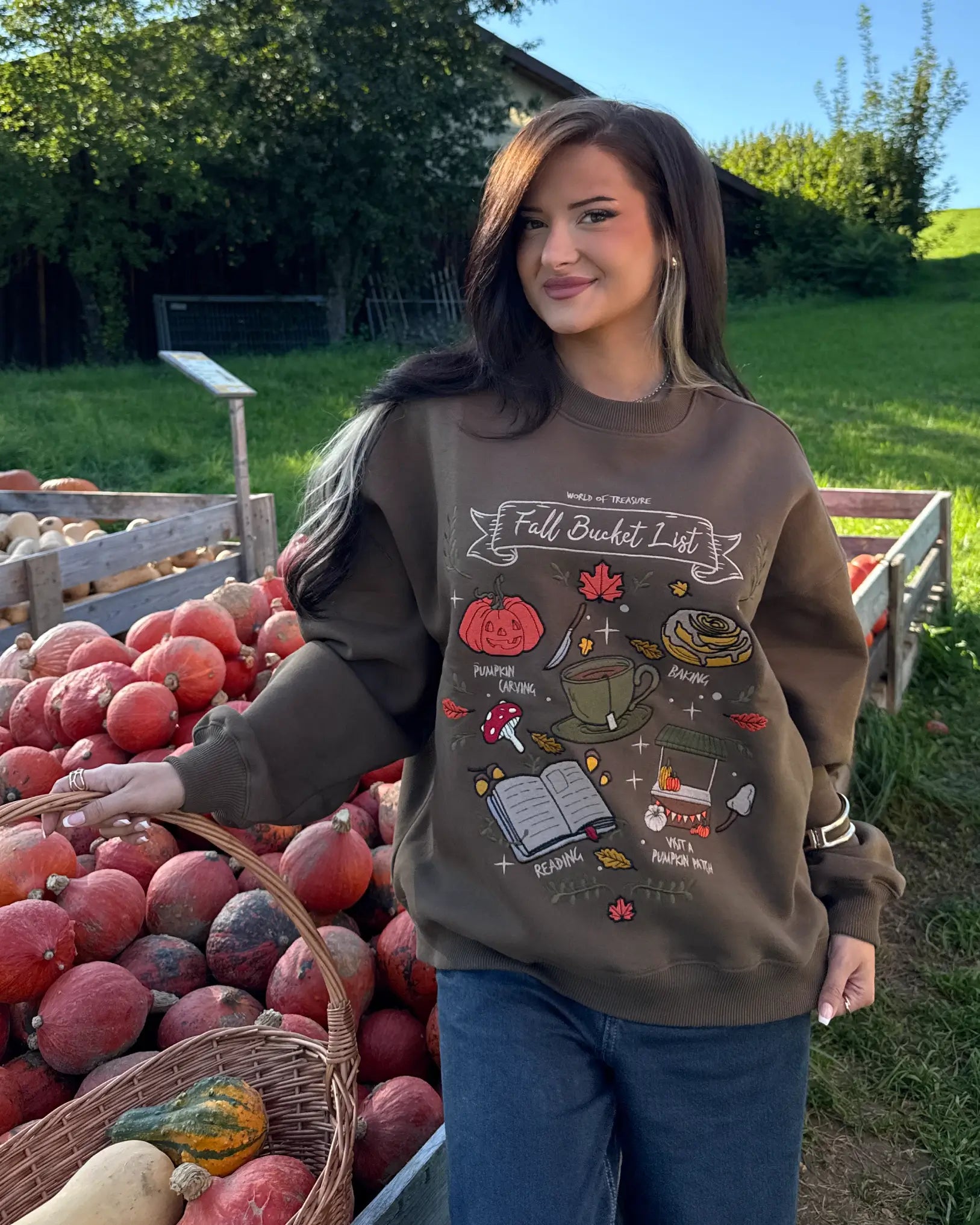 Pumpkin Crewneck - World of Treasure