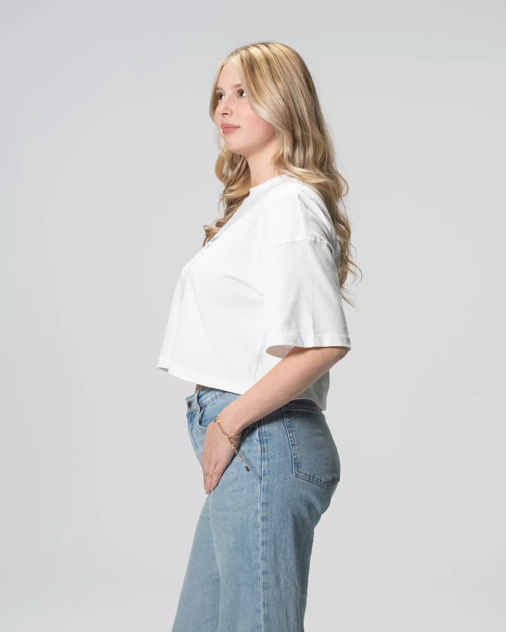 Cropped Tee - Talk bookish to me - World of Treasure