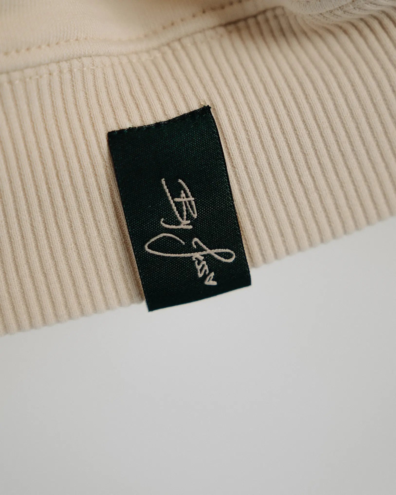 Hoodie - Rather be reading (beige) - World of Treasure