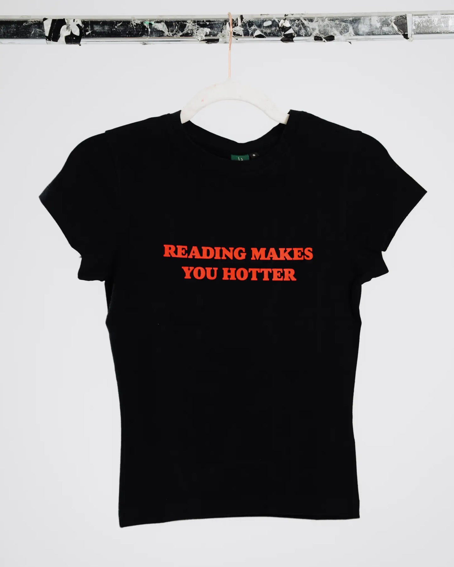 Babytee - Reading makes you hotter - World of Treasure