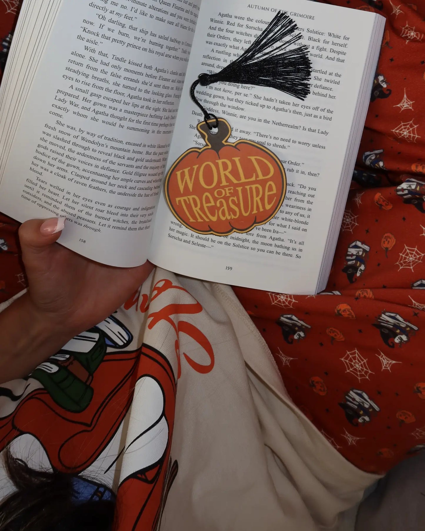 Pumpkin Crewneck - World of Treasure