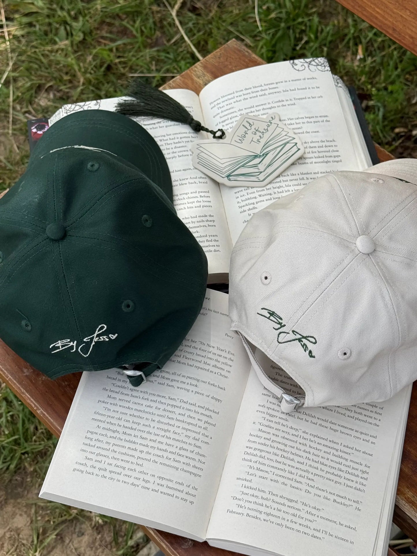 Bookclub Cap Beige